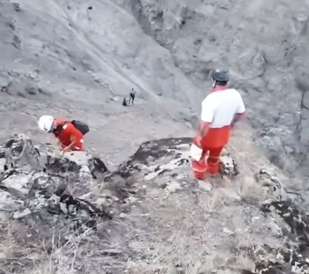 نجات دو کوهنورد گرفتار در صخره‌های میر سالم طالقان