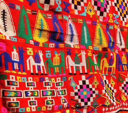 چادرشب‌بافی طالقان؛ رنگ و بافتی نو در صنایع دستی ایران