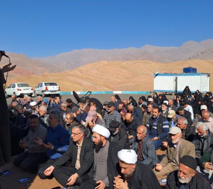 مراسم دعای نزول باران در طالقان: دستان مردم در دعا برای رحمت الهی