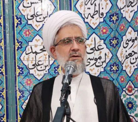 هشدار امام‌جمعه طالقان: تبلیغ ضعف‌ها در فضای مجازی افتخار نیست