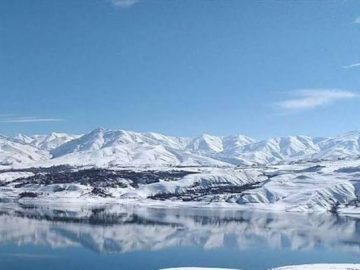 طالقلن رخت سفید بر تن کرد