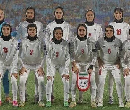 تاج خطاب به بانوان فوتبالیست: بهترین هدیه را به جامعه ورزش دادید