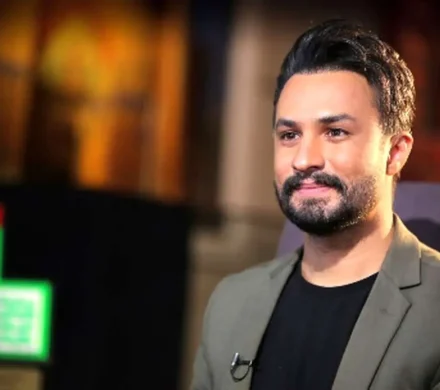 جانم را فدای خاکم میکنم نور بر تاریکی پیروز است