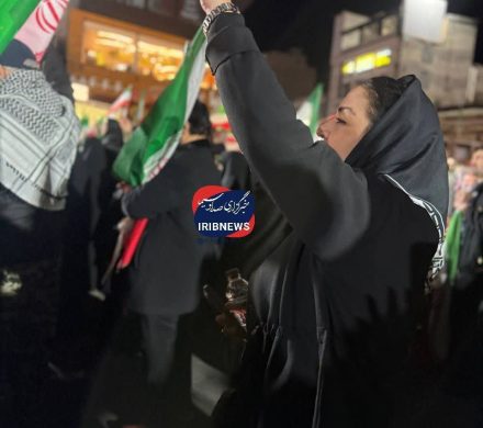 تصویری از مریلا زارعی در تجمع میدان تجریش در شب تولدش