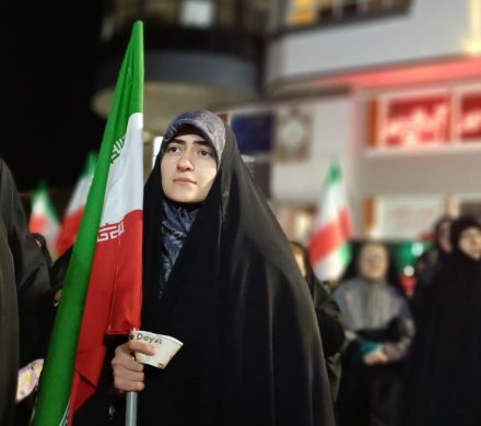 کاش از اون بالا نگاهمون کنی و بگی: باعث افتخارم شدید